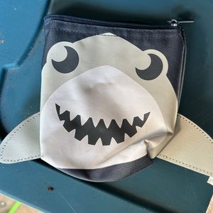 Shark pouch